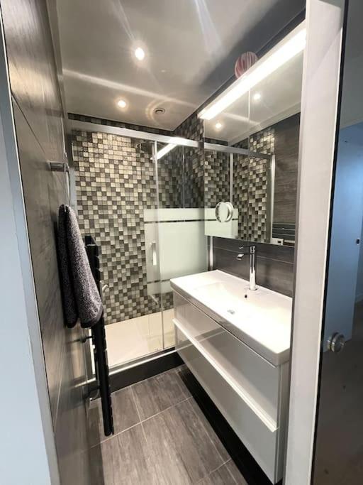 Paris Central 1 Bedroom Apartment With Ac Eksteriør billede